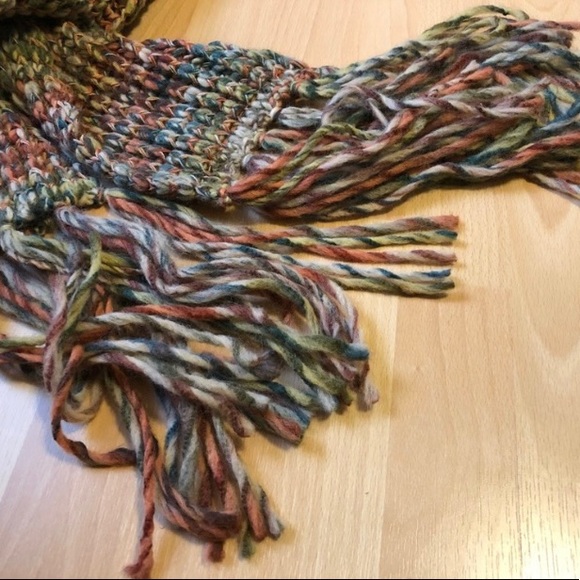 NWOT Ruff Hewn Beautiful Wool-Acrylic Scarf - Picture 3 of 4
